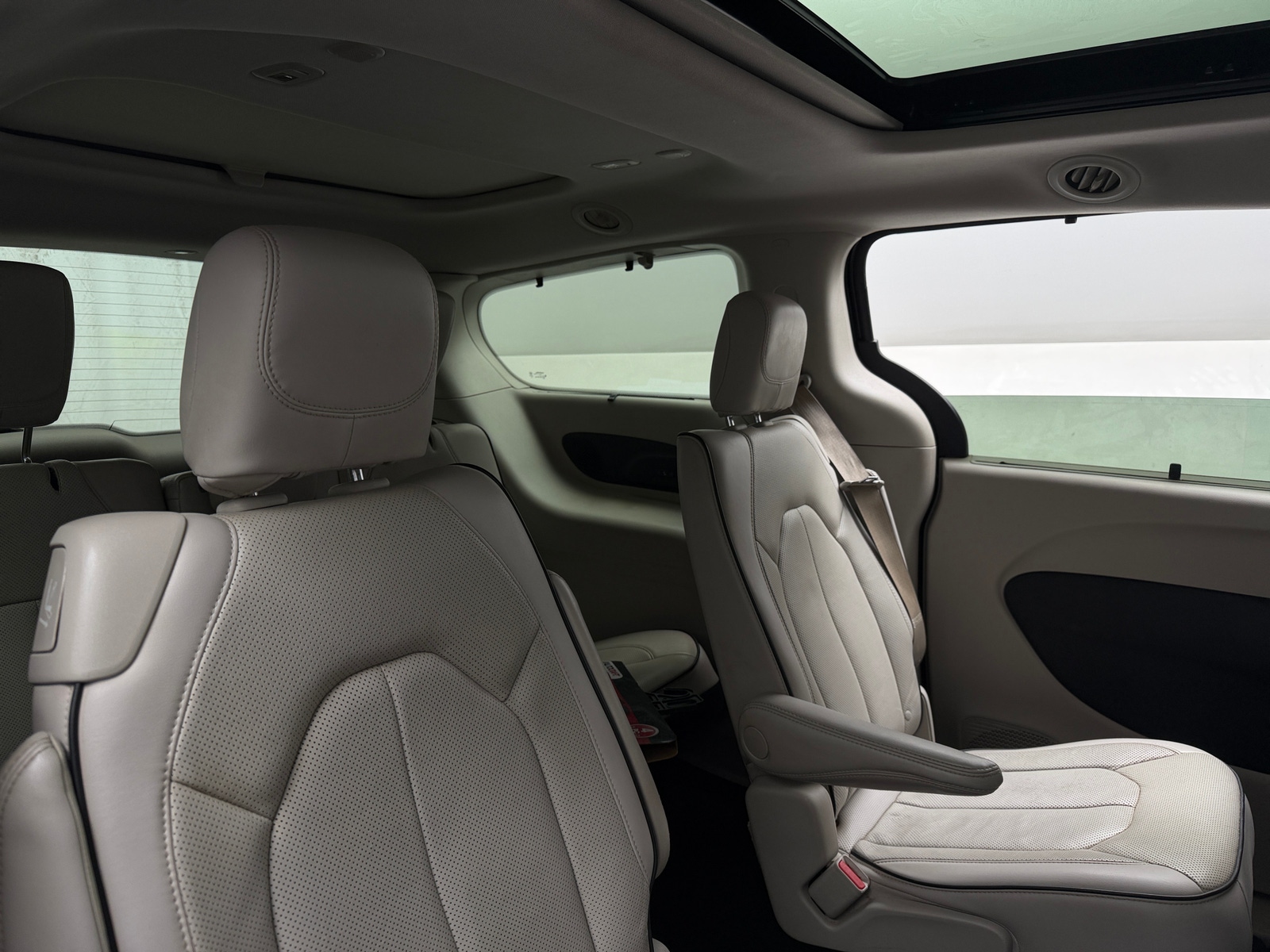 Thumbnail: 2021 Chrysler Pacifica - 5