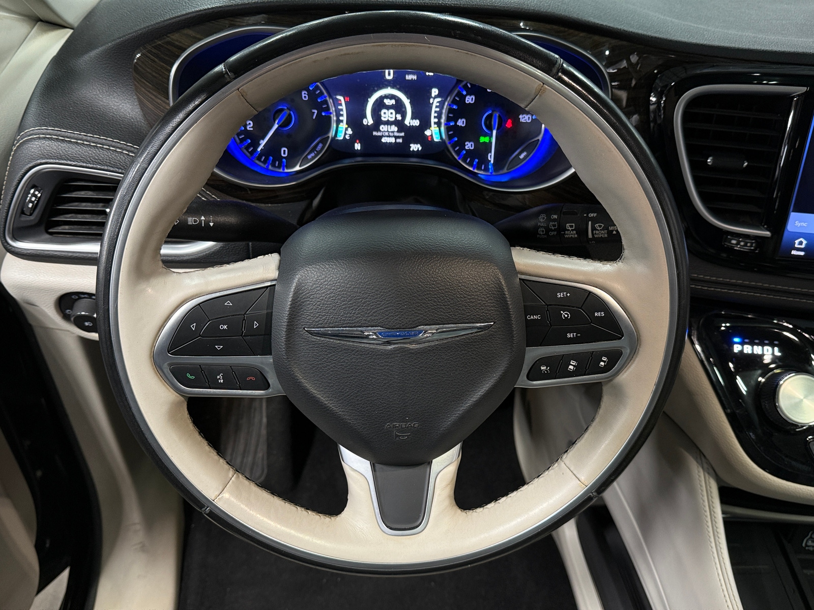 Thumbnail: 2021 Chrysler Pacifica - 4