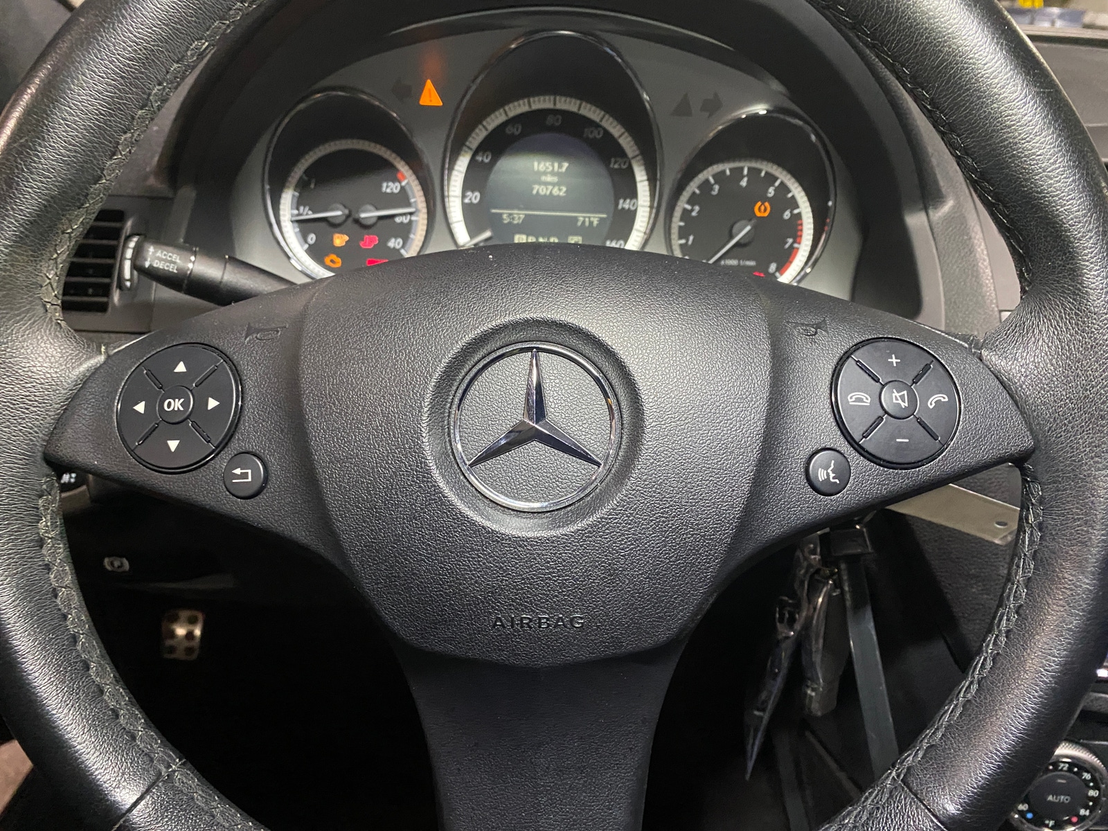 Thumbnail: 2010 Mercedes-Benz C-Class - 4