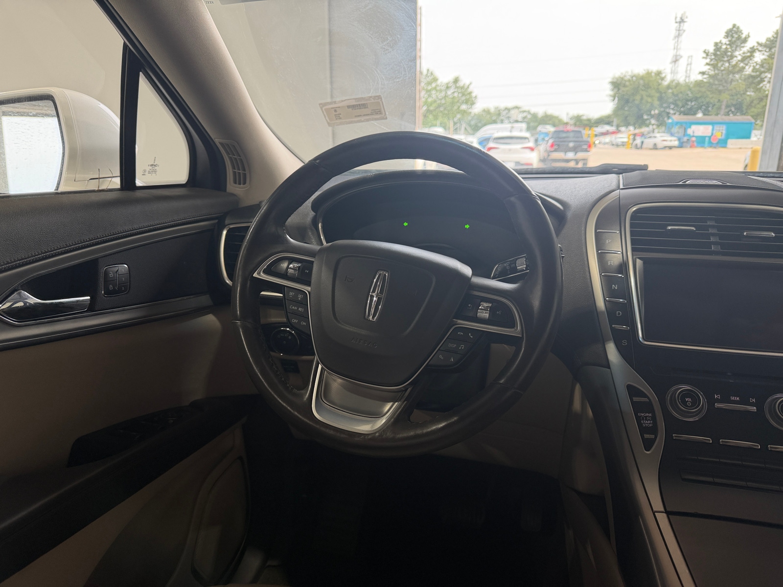 Thumbnail: 2019 Lincoln Nautilus - 4
