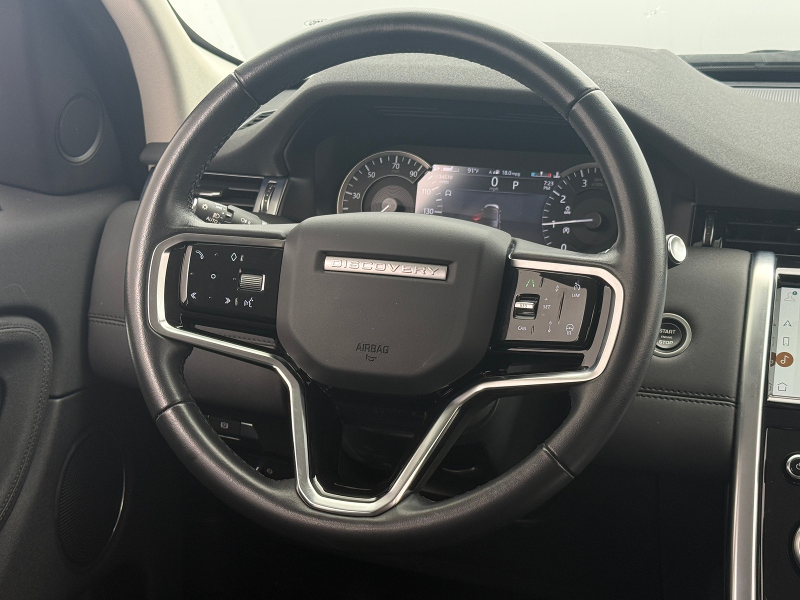 Thumbnail: 2023 Land Rover Discovery Sport - 4