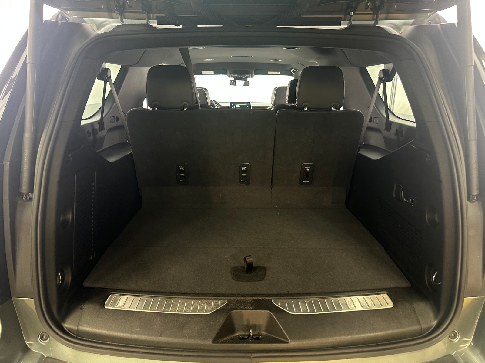 Thumbnail: 2023 Chevrolet Suburban - 6