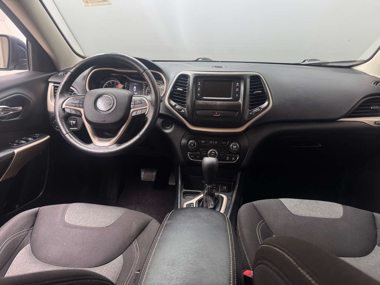 Thumbnail: 2018 Jeep Cherokee - 3