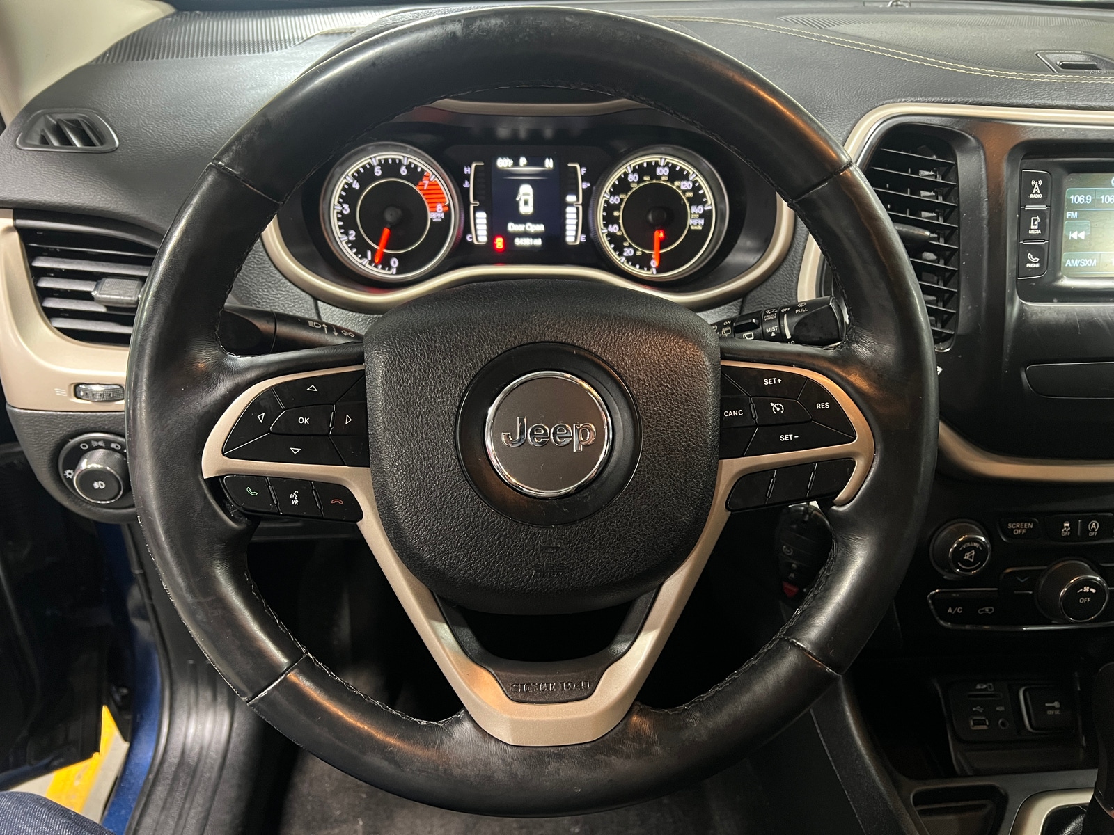 Thumbnail: 2018 Jeep Cherokee - 5