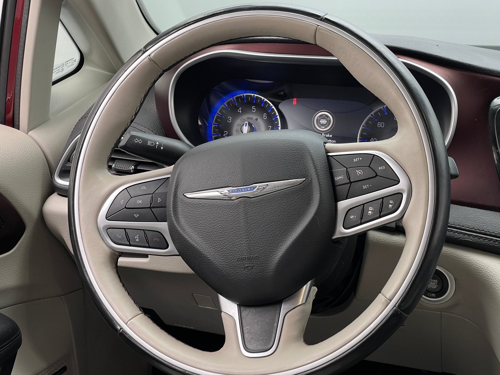 Thumbnail: 2018 Chrysler Pacifica - 4