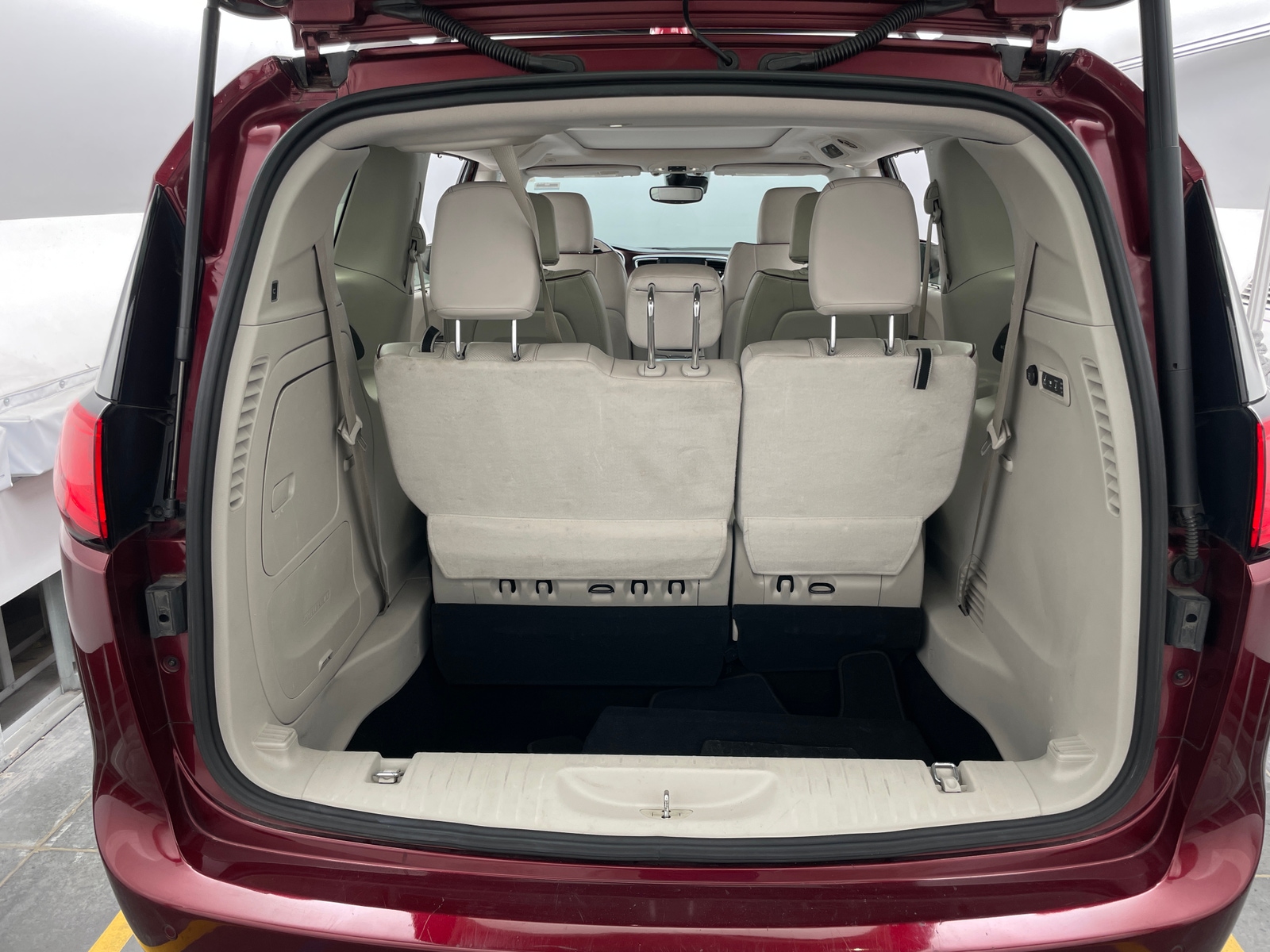 Thumbnail: 2018 Chrysler Pacifica - 6