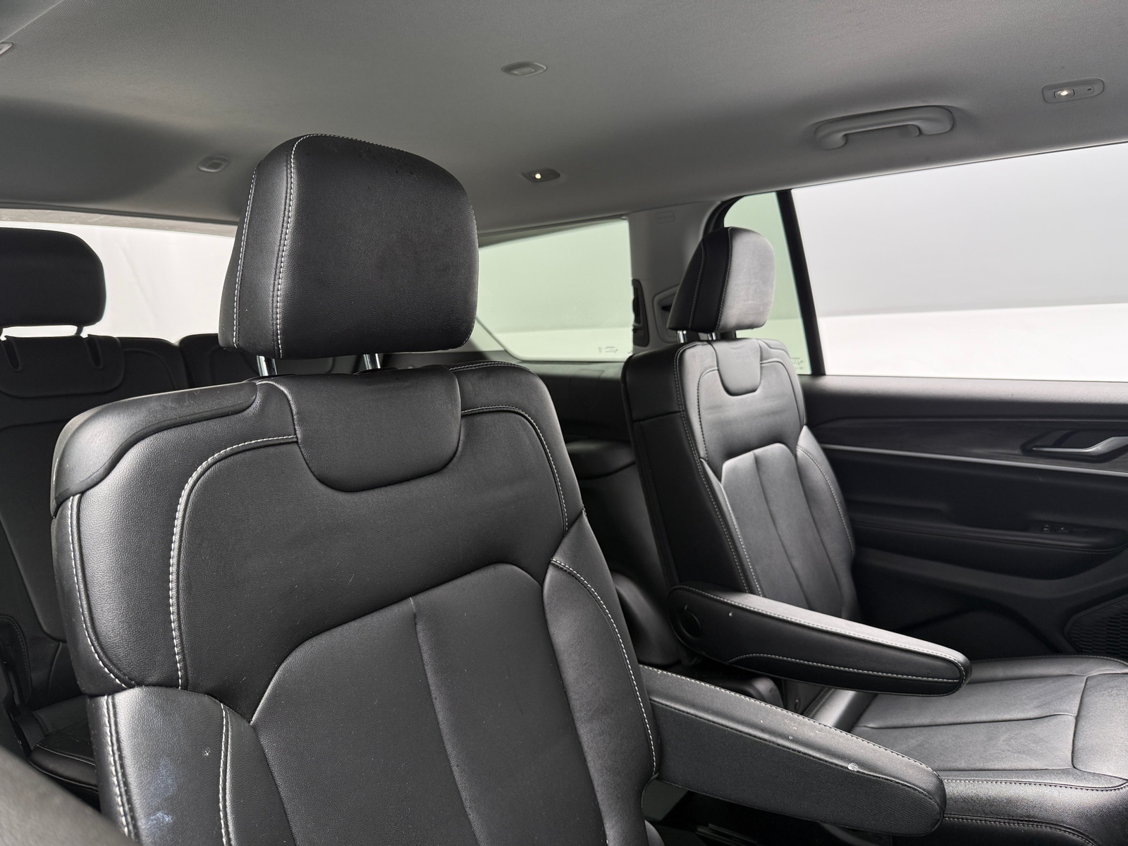 Thumbnail: 2023 Jeep Grand Cherokee L - 5