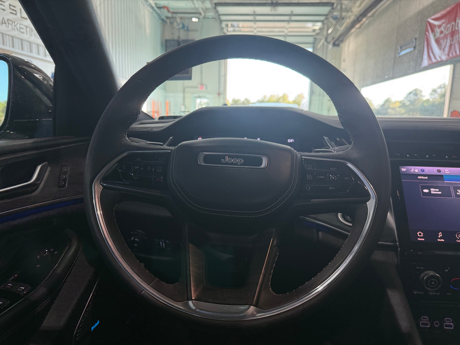 Thumbnail: 2023 Jeep Grand Cherokee L - 4