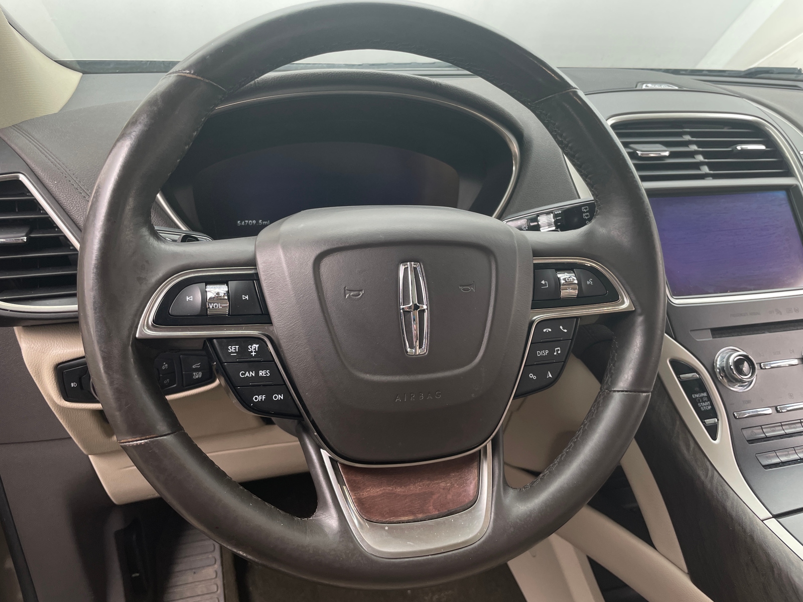 Thumbnail: 2020 Lincoln Nautilus - 4