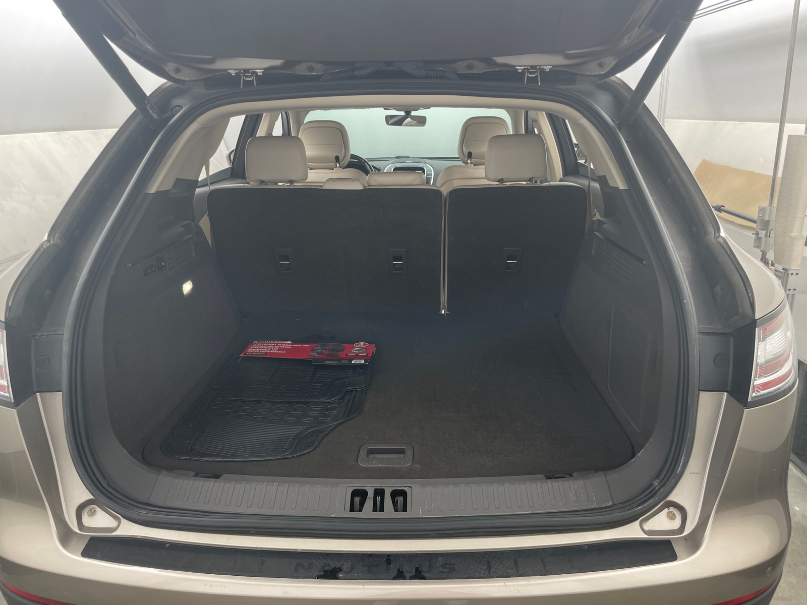 Thumbnail: 2020 Lincoln Nautilus - 6
