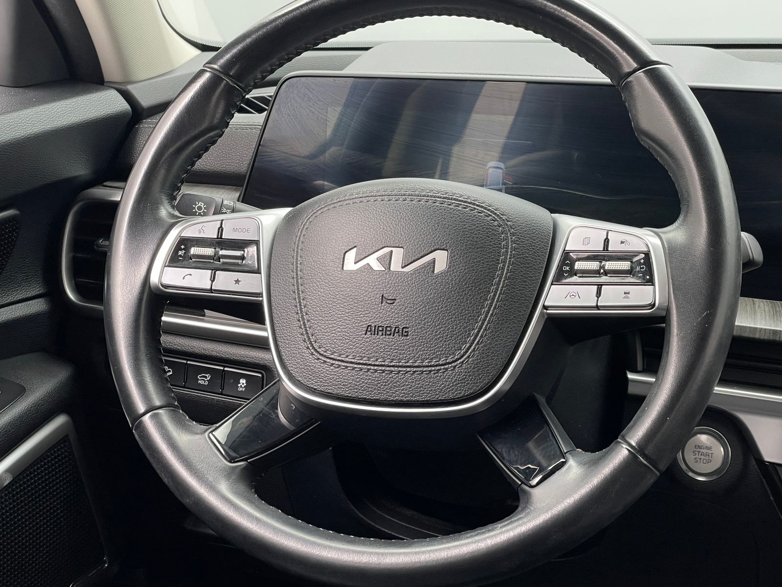 Thumbnail: 2023 Kia Telluride - 4