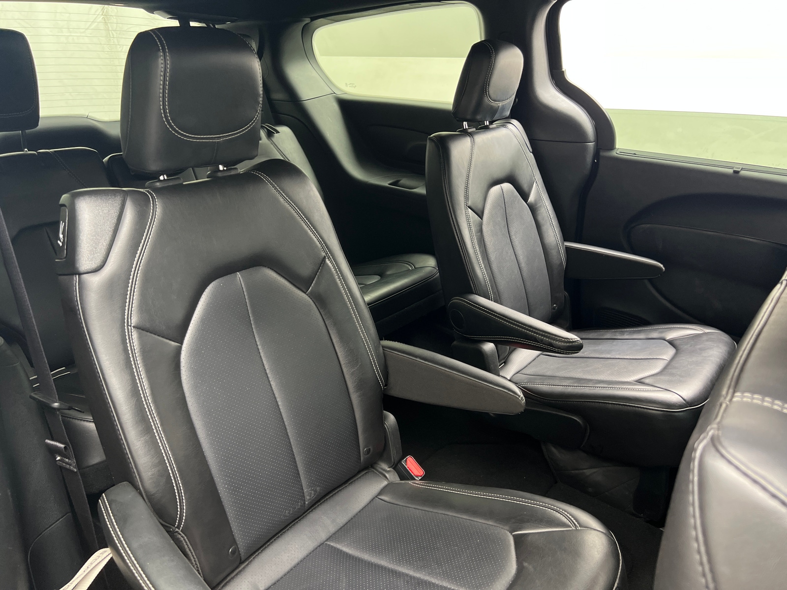 Thumbnail: 2025 Chrysler Pacifica - 5