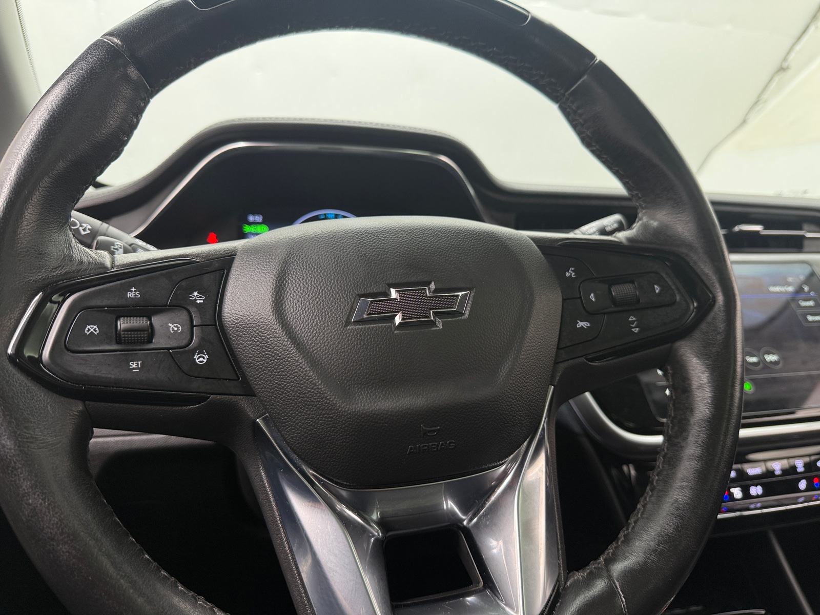 Thumbnail: 2023 Chevrolet Bolt EUV - 4