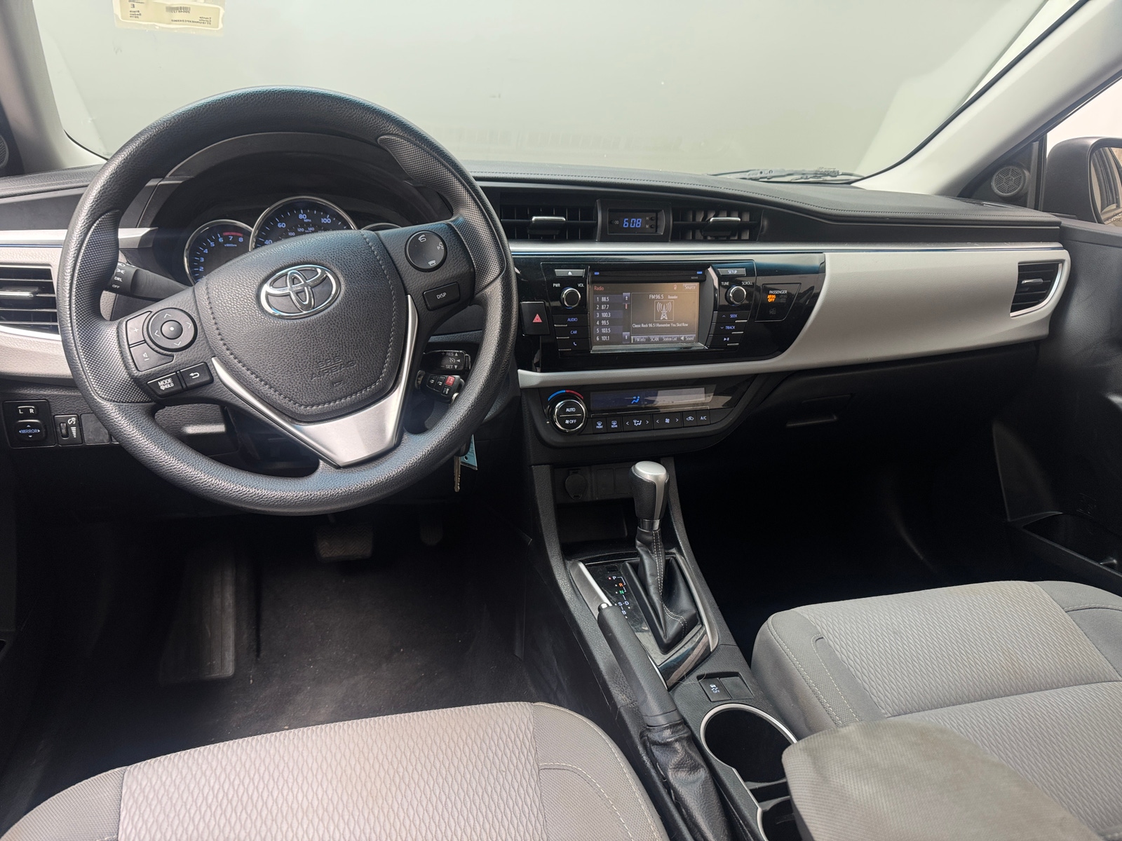 Thumbnail: 2015 Toyota Corolla - 3