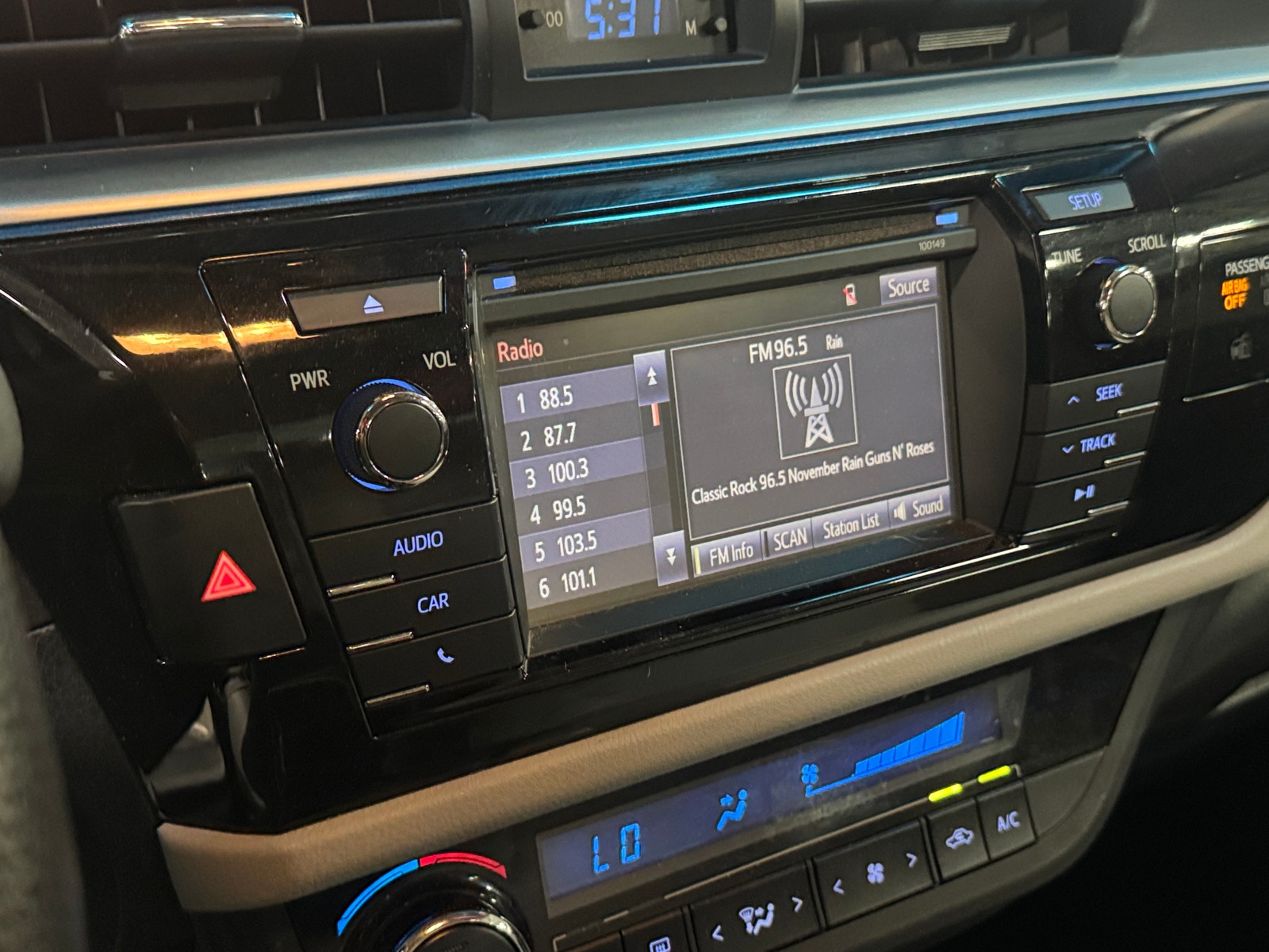 Thumbnail: 2015 Toyota Corolla - 4