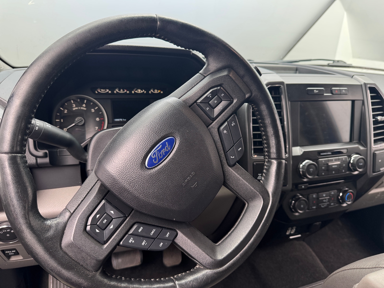 Thumbnail: 2018 Ford Econoline - 5
