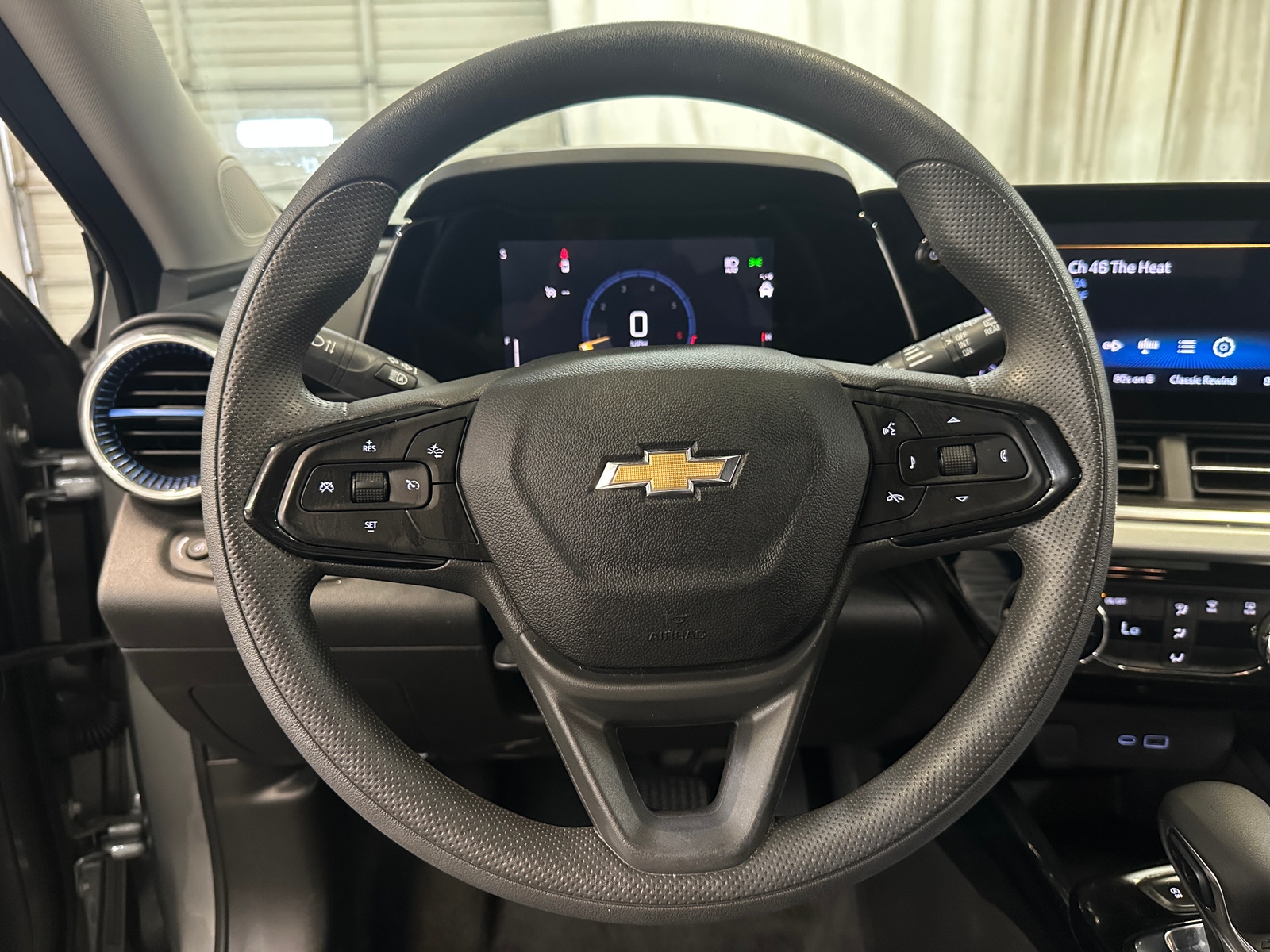 Thumbnail: 2025 Chevrolet Trax - 5