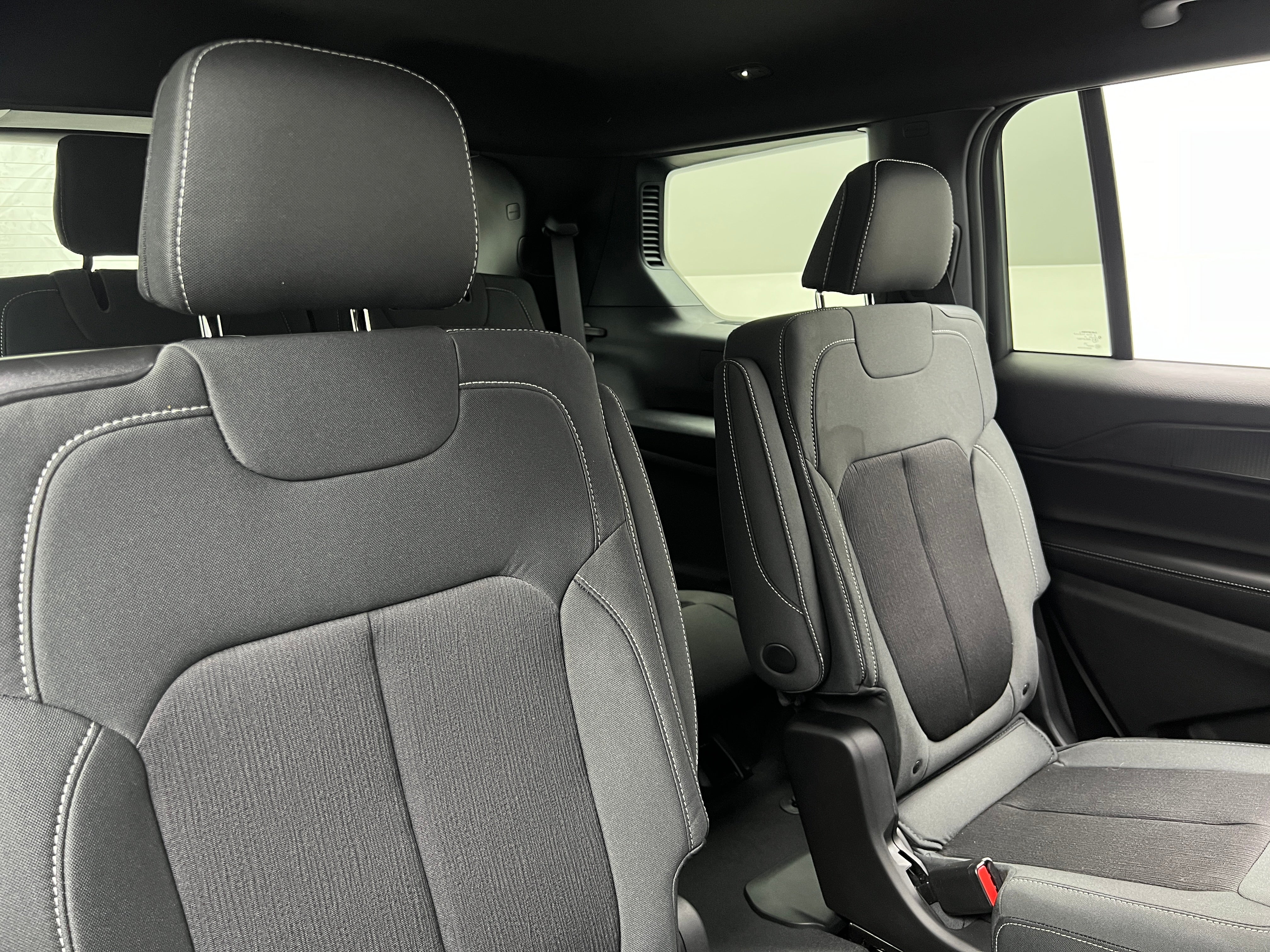 2026 Jeep Grand Cherokee L Laredo 4x4's photo