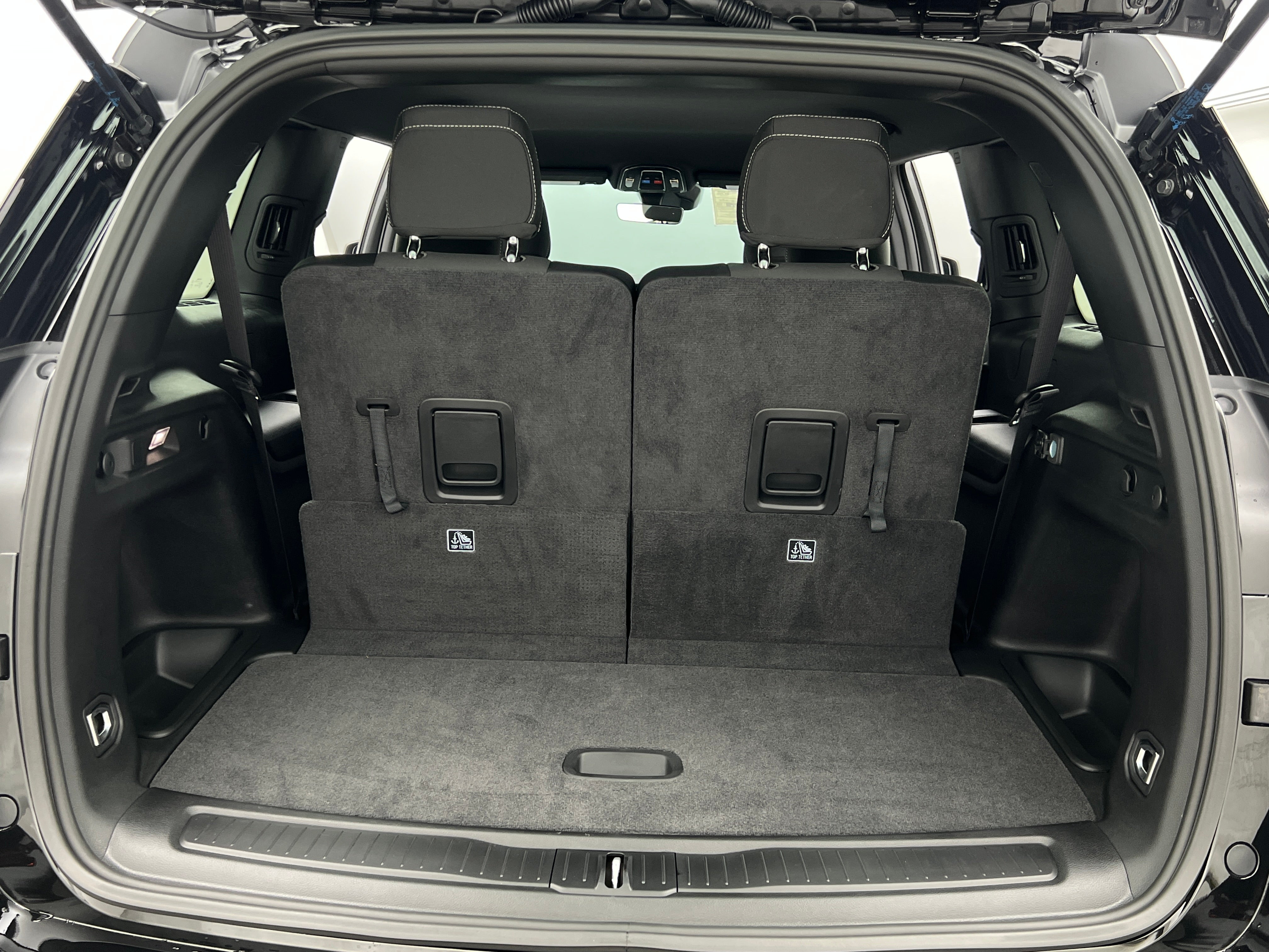 2026 Jeep Grand Cherokee L Laredo 4x4's photo