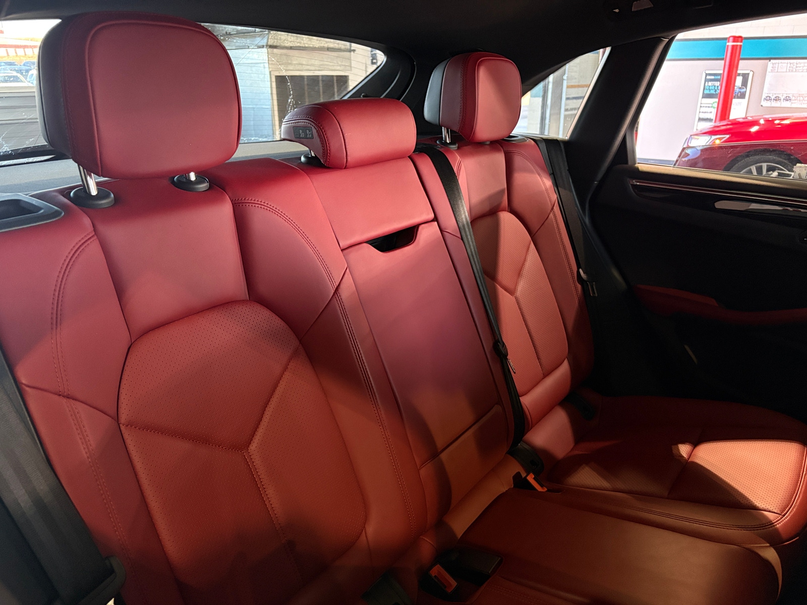Thumbnail: 2021 Porsche Macan - 5