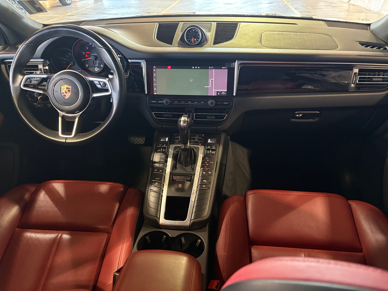 Thumbnail: 2021 Porsche Macan - 2