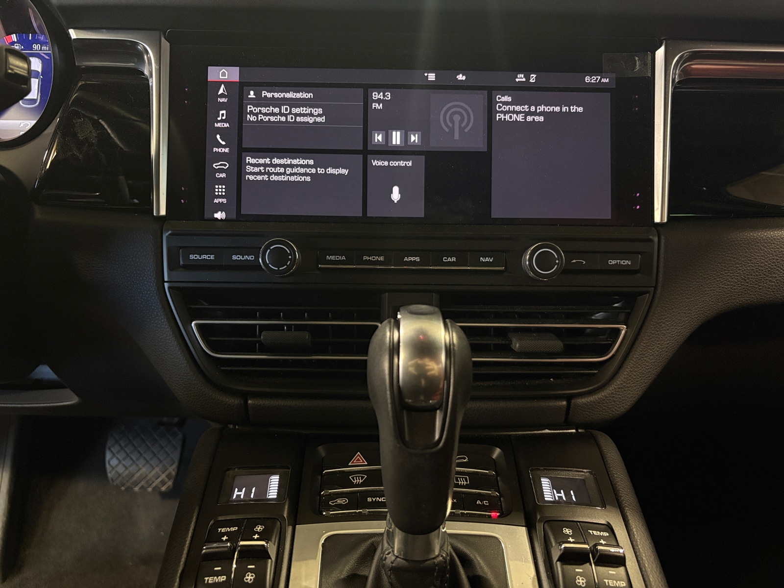 Thumbnail: 2021 Porsche Macan - 3