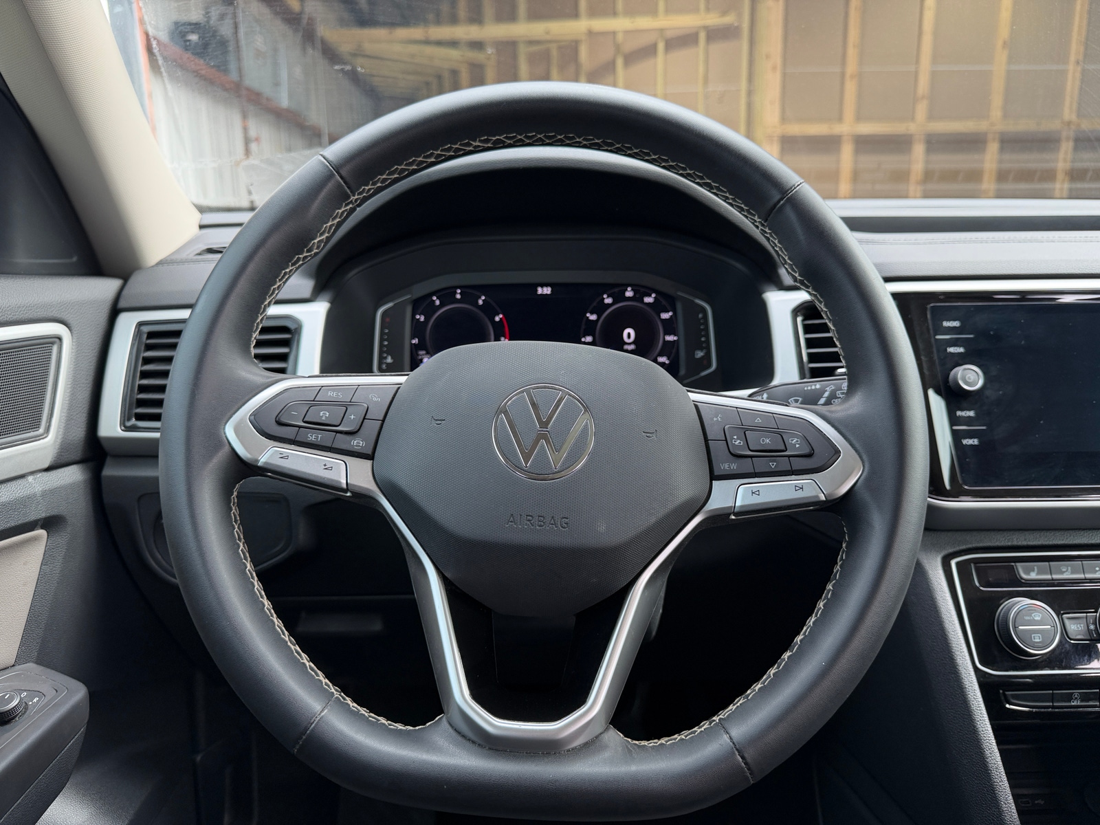 Thumbnail: 2022 Volkswagen Atlas - 4