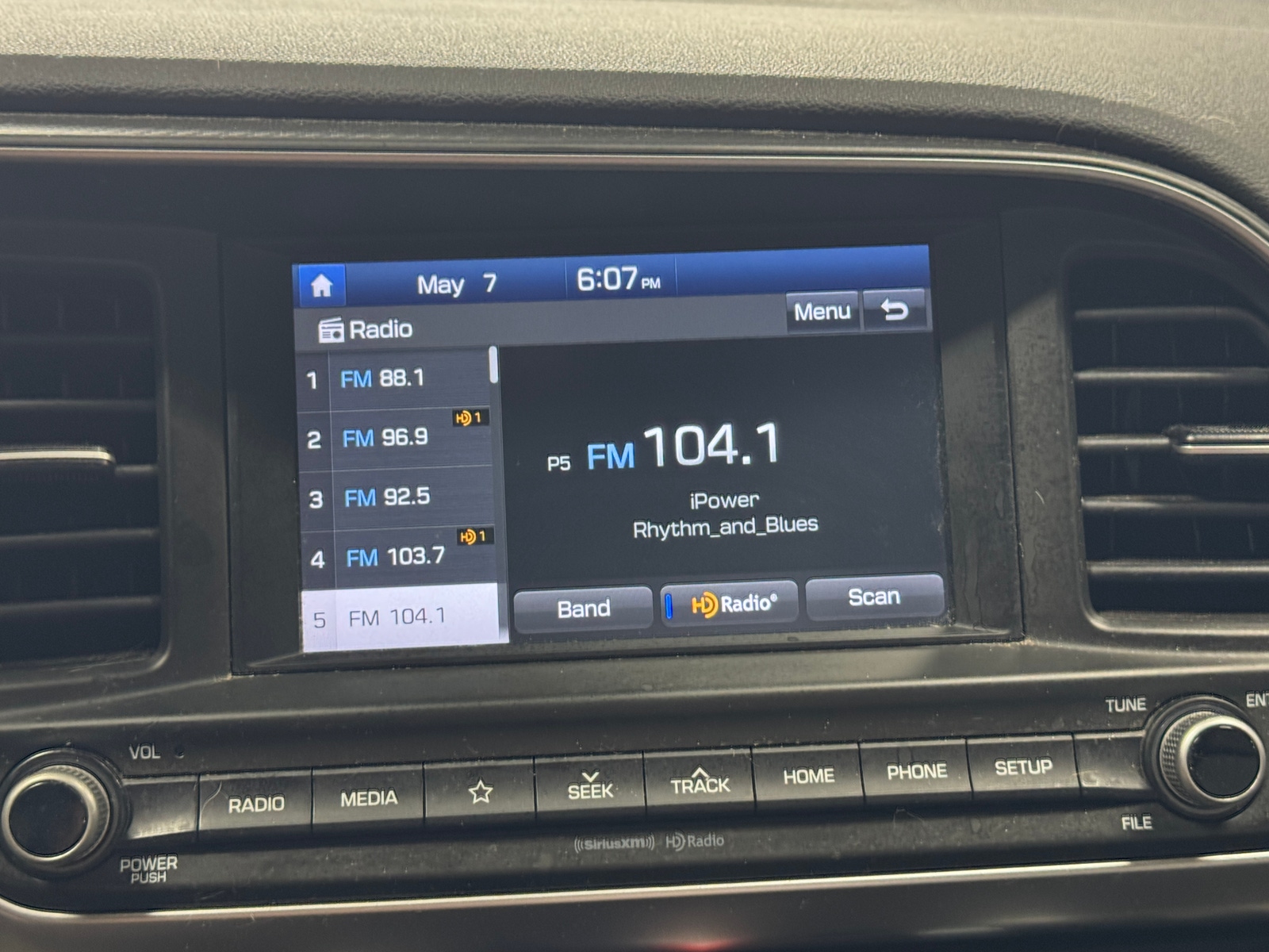 Thumbnail: 2019 Hyundai Elantra - 4