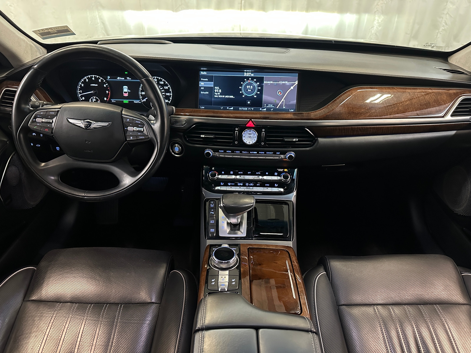 Thumbnail: 2019 Genesis G90 - 2