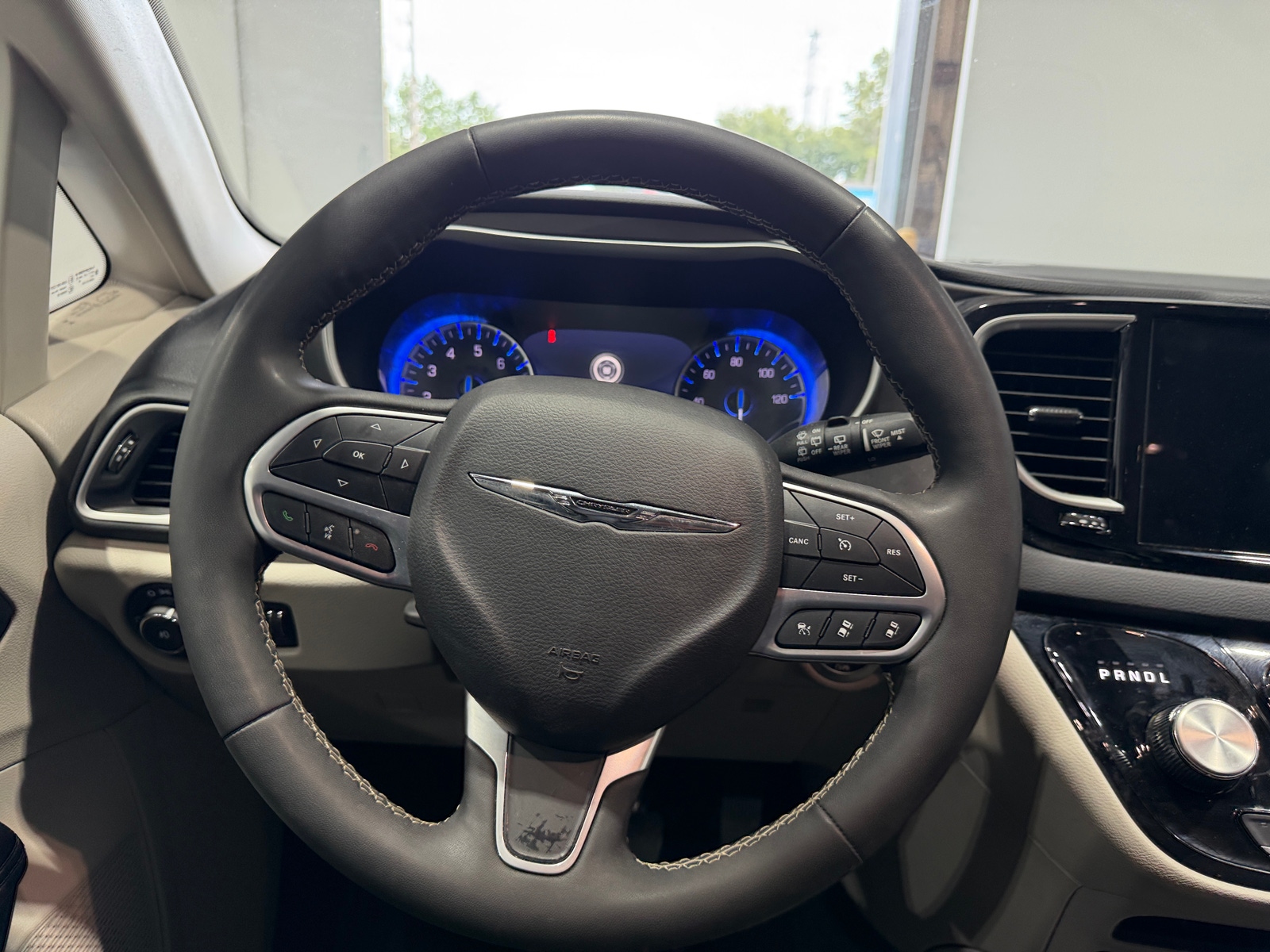 Thumbnail: 2024 Chrysler Pacifica - 4