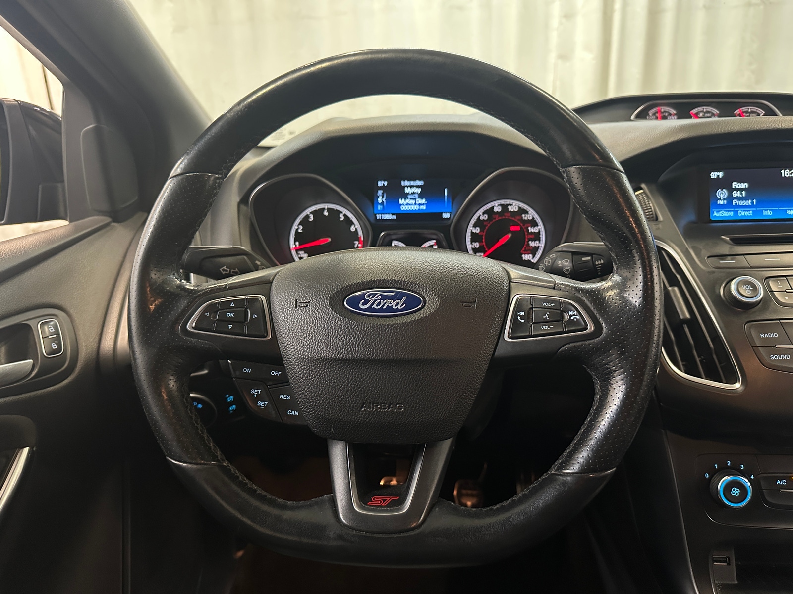 Thumbnail: 2015 Ford Focus - 5