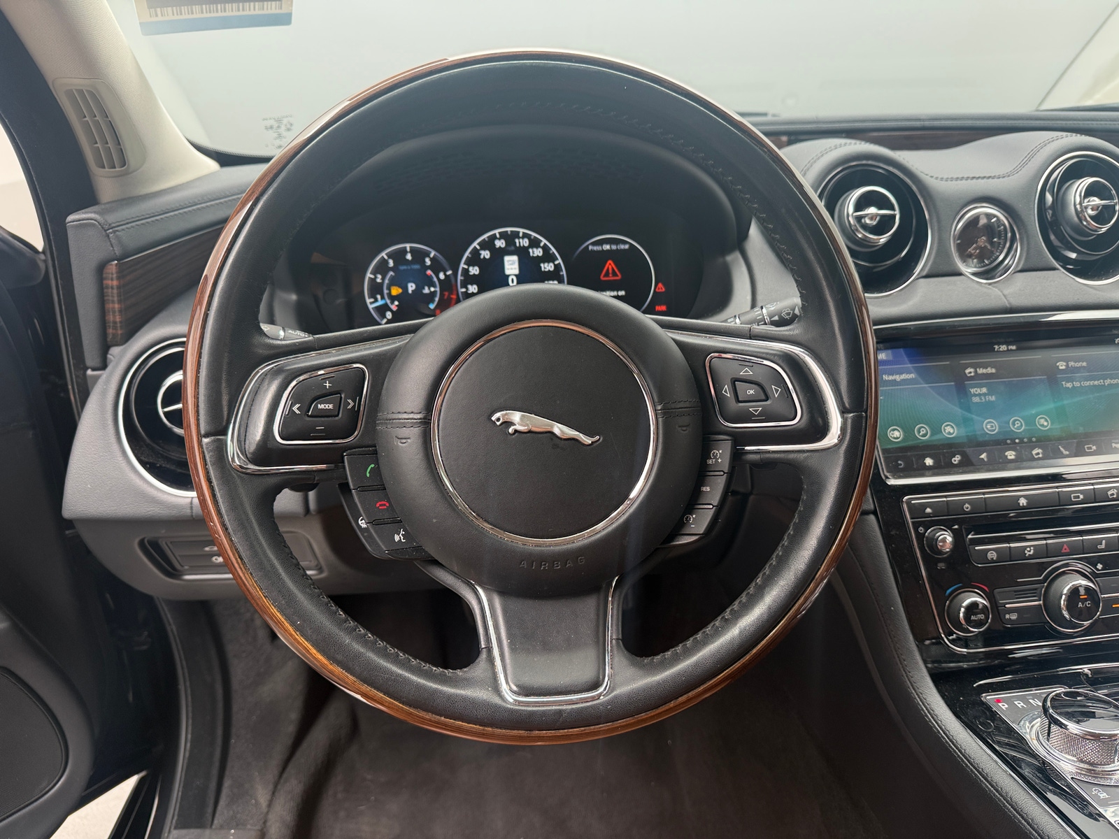 Thumbnail: 2019 Jaguar XJ - 4