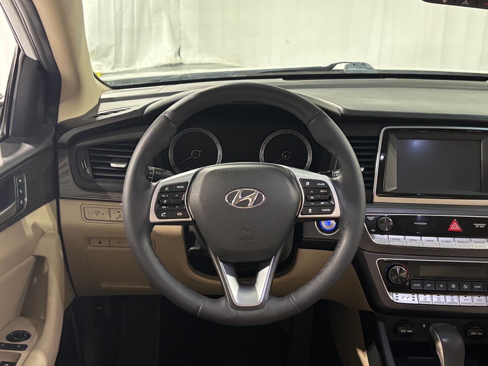 Thumbnail: 2019 Hyundai Sonata - 4