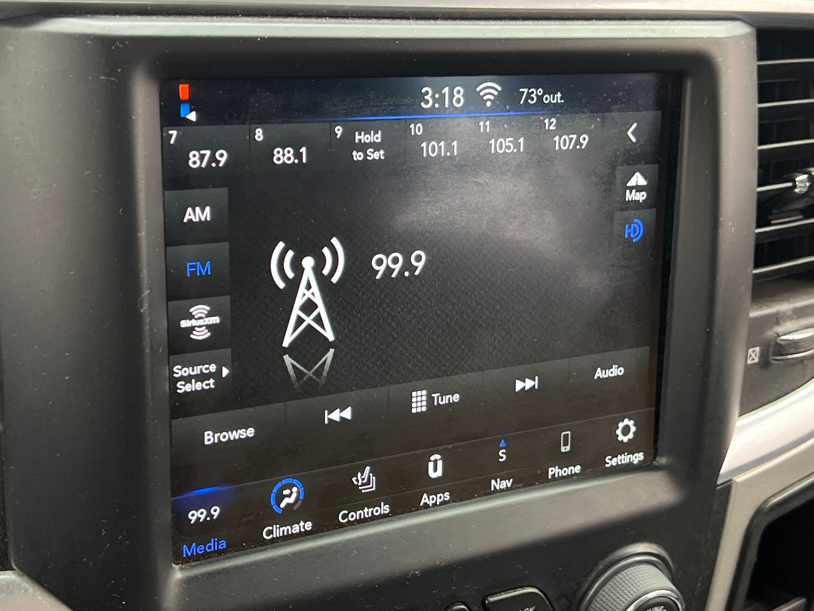 Thumbnail: 2020 RAM 1500 Classic - 4