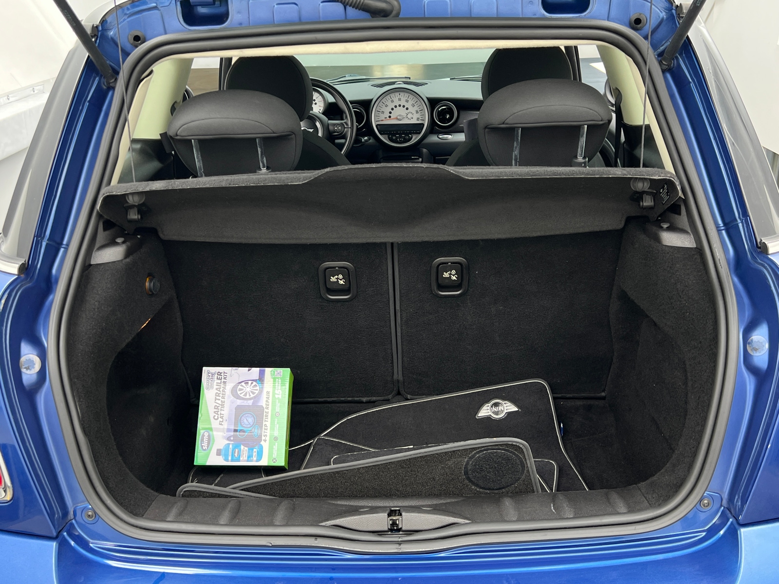 Thumbnail: 2012 MINI Cooper Hardtop - 4