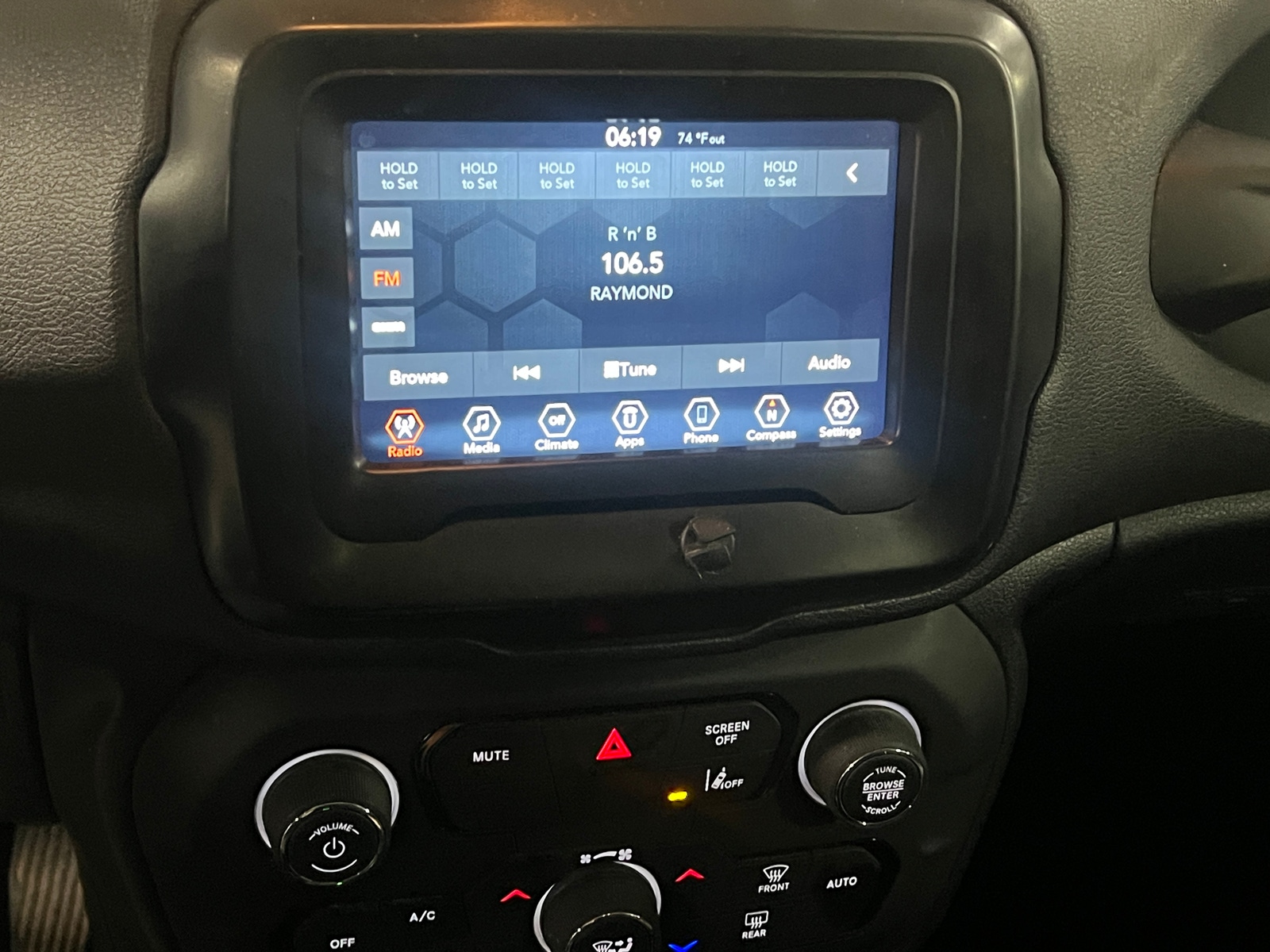 Thumbnail: 2021 Jeep Renegade - 4