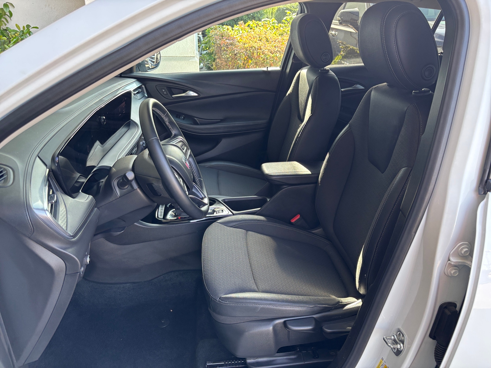 Thumbnail: 2025 Buick Encore GX - 2
