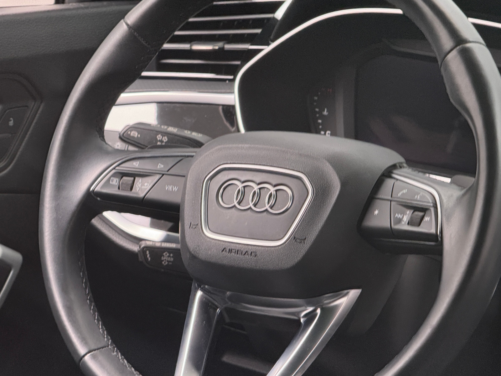 Thumbnail: 2022 Audi Q3 - 4