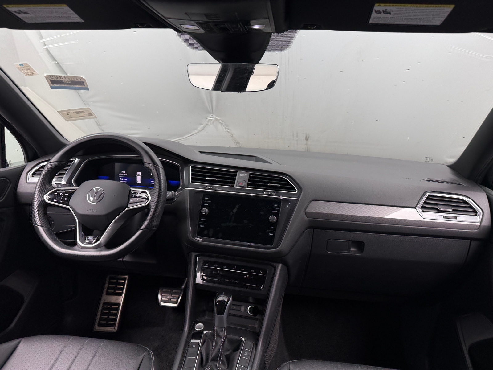 Thumbnail: 2023 Volkswagen Tiguan - 2