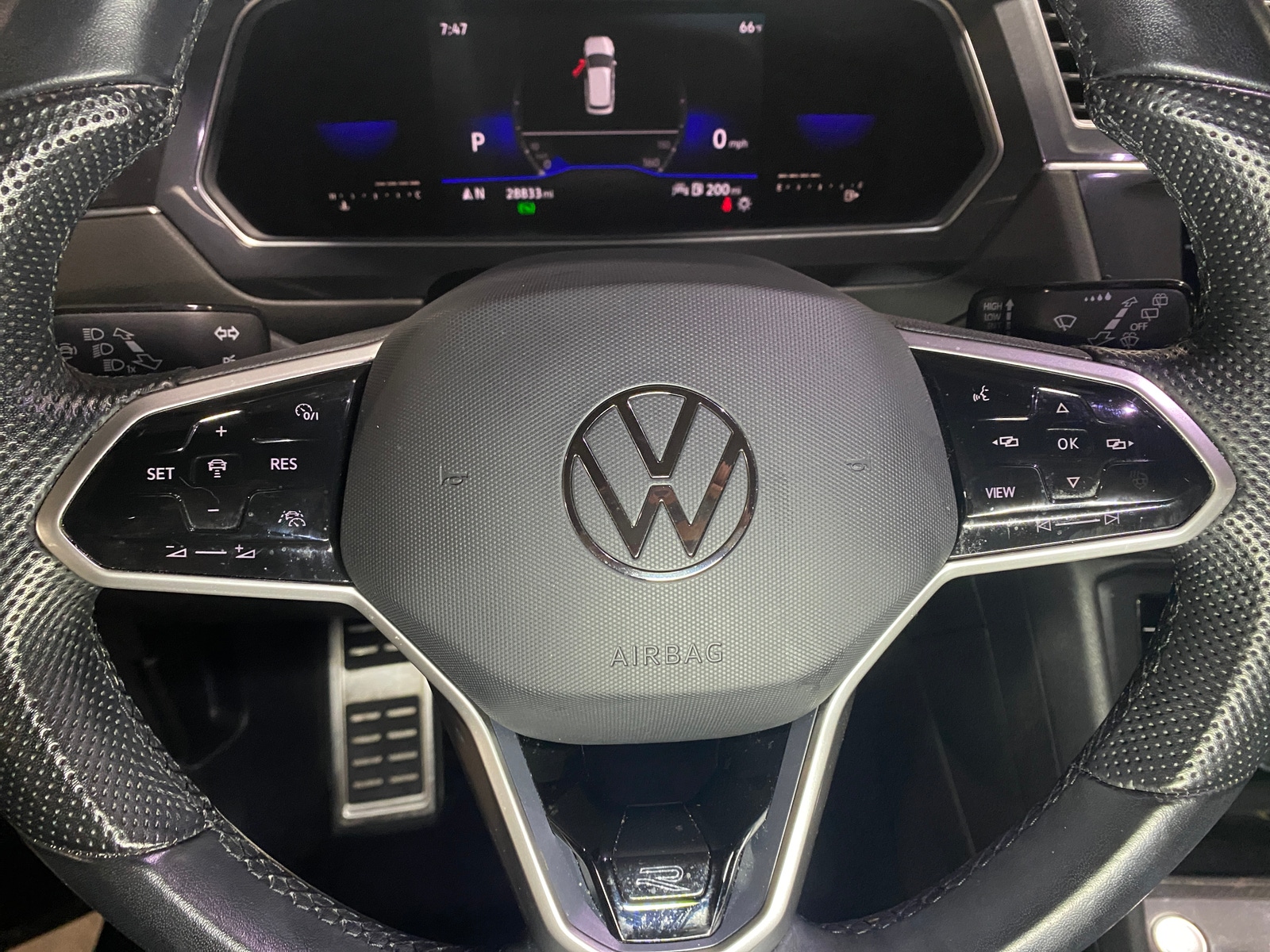 Thumbnail: 2023 Volkswagen Tiguan - 4