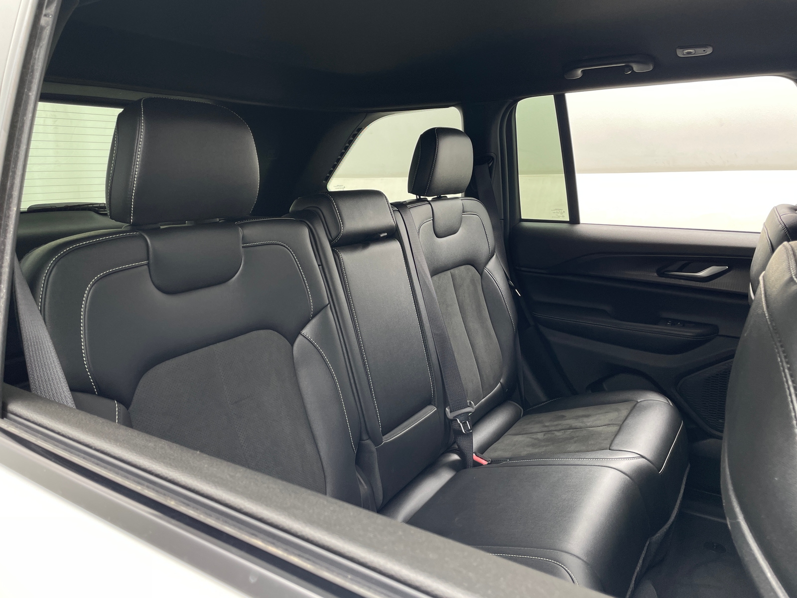 Thumbnail: 2023 Jeep Grand Cherokee - 5