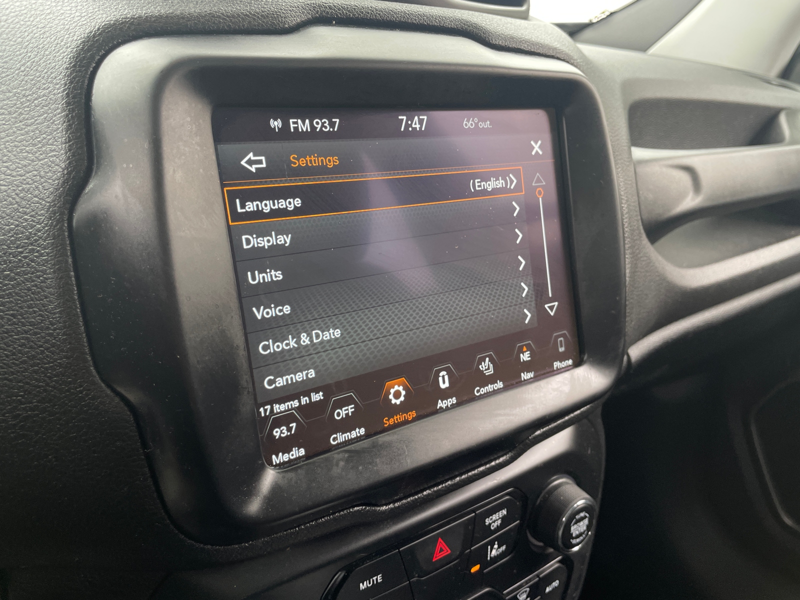 Thumbnail: 2018 Jeep Renegade - 3