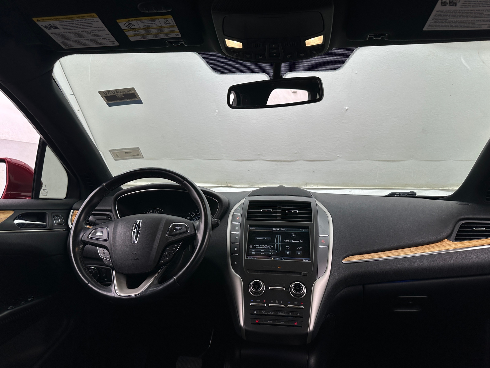 Thumbnail: 2015 Lincoln MKC - 2