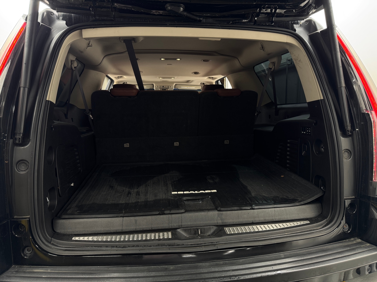 Thumbnail: 2016 Cadillac Escalade - 6