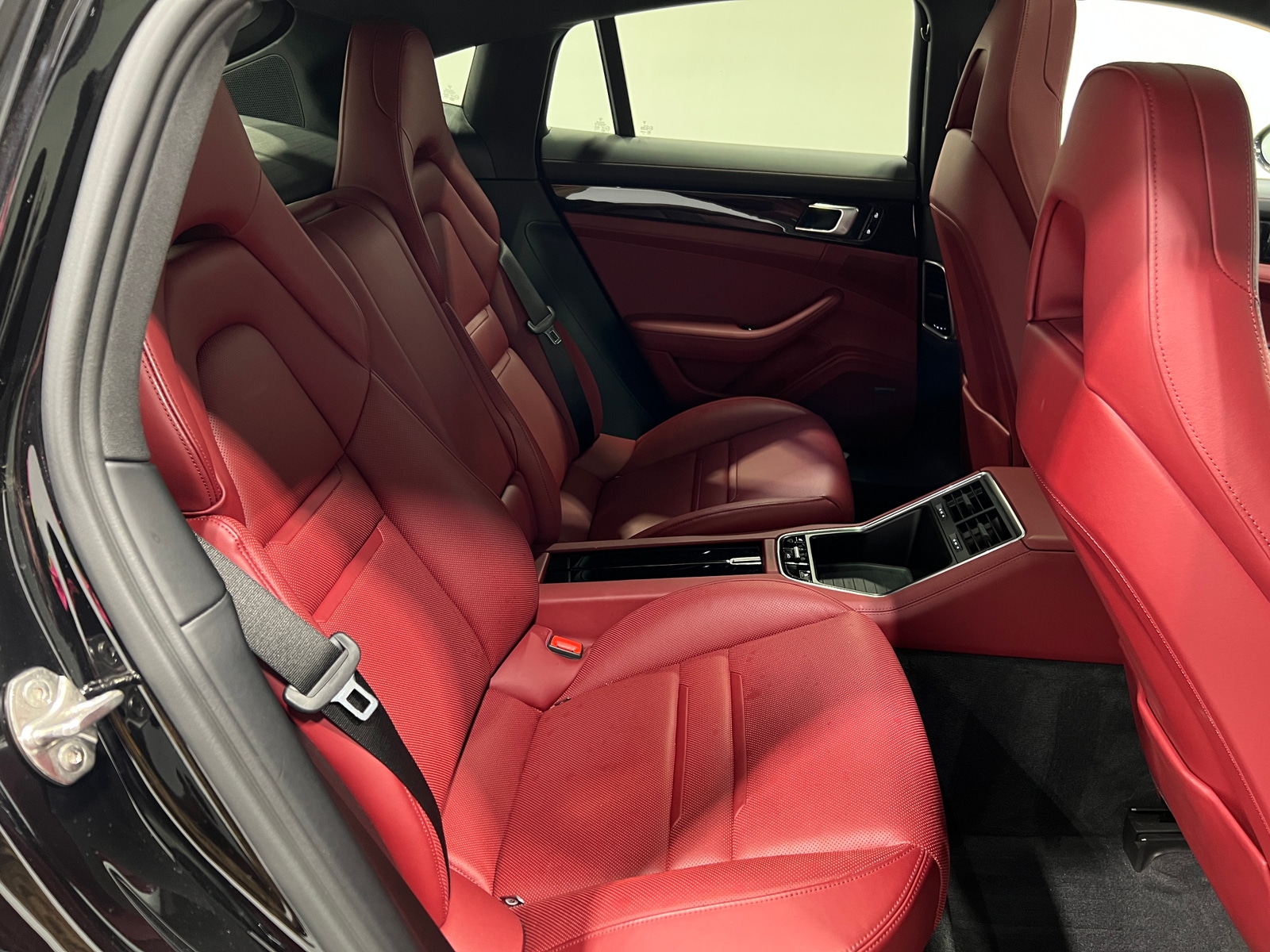 Thumbnail: 2019 Porsche Panamera - 5