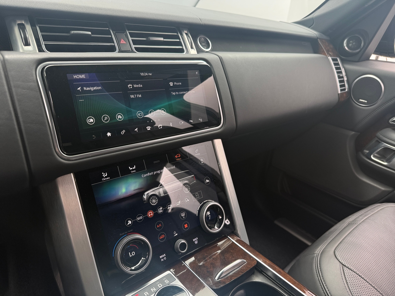 Thumbnail: 2020 Land Rover Range Rover - 3