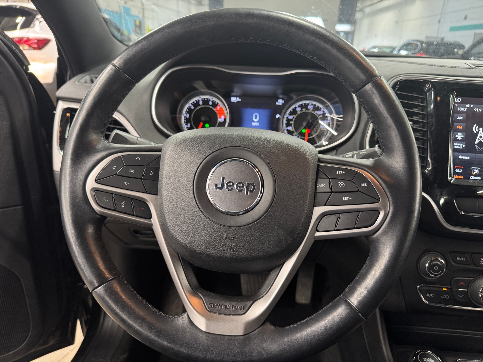 Thumbnail: 2020 Jeep Cherokee - 4