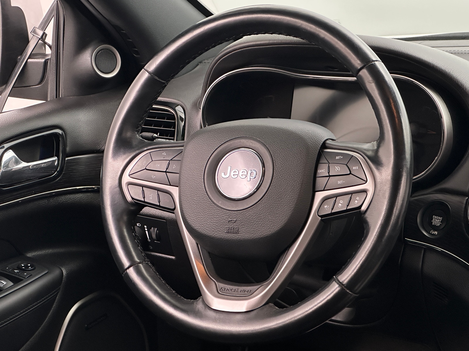 Thumbnail: 2021 Jeep Grand Cherokee - 4