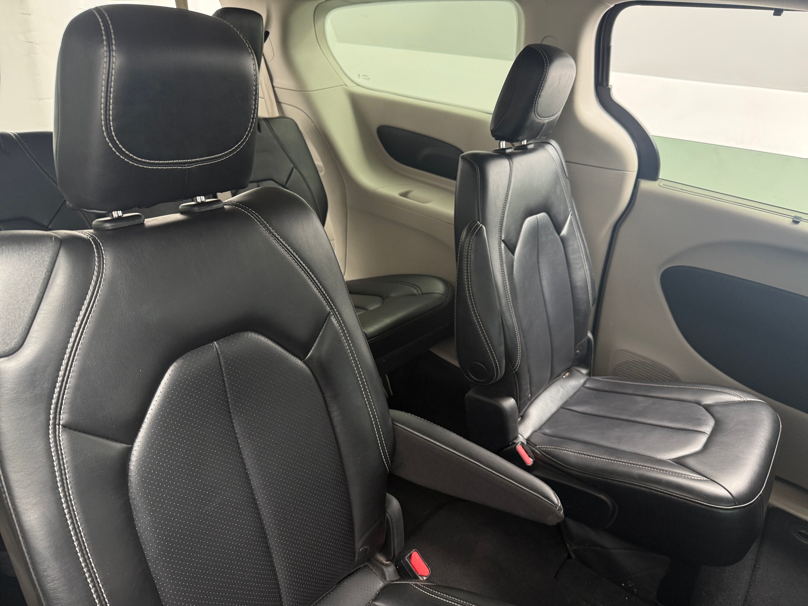 Thumbnail: 2023 Chrysler Pacifica - 5