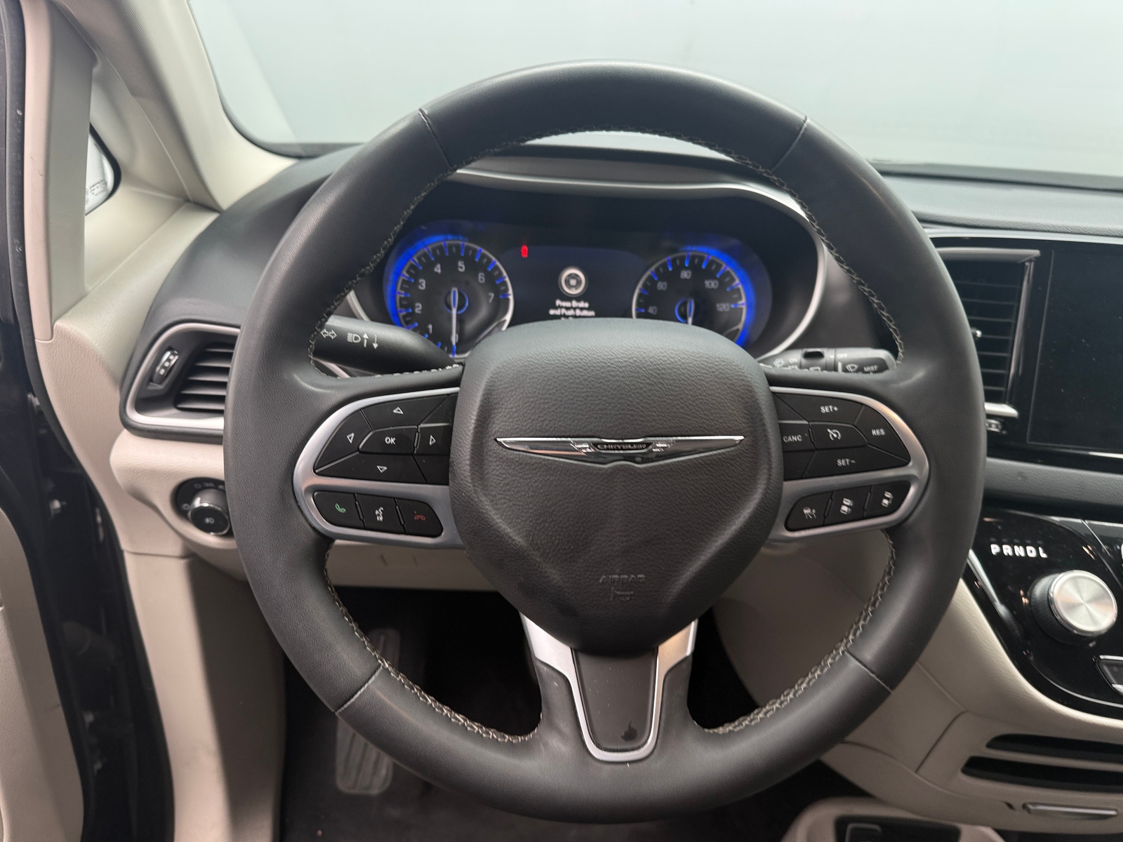Thumbnail: 2023 Chrysler Pacifica - 4